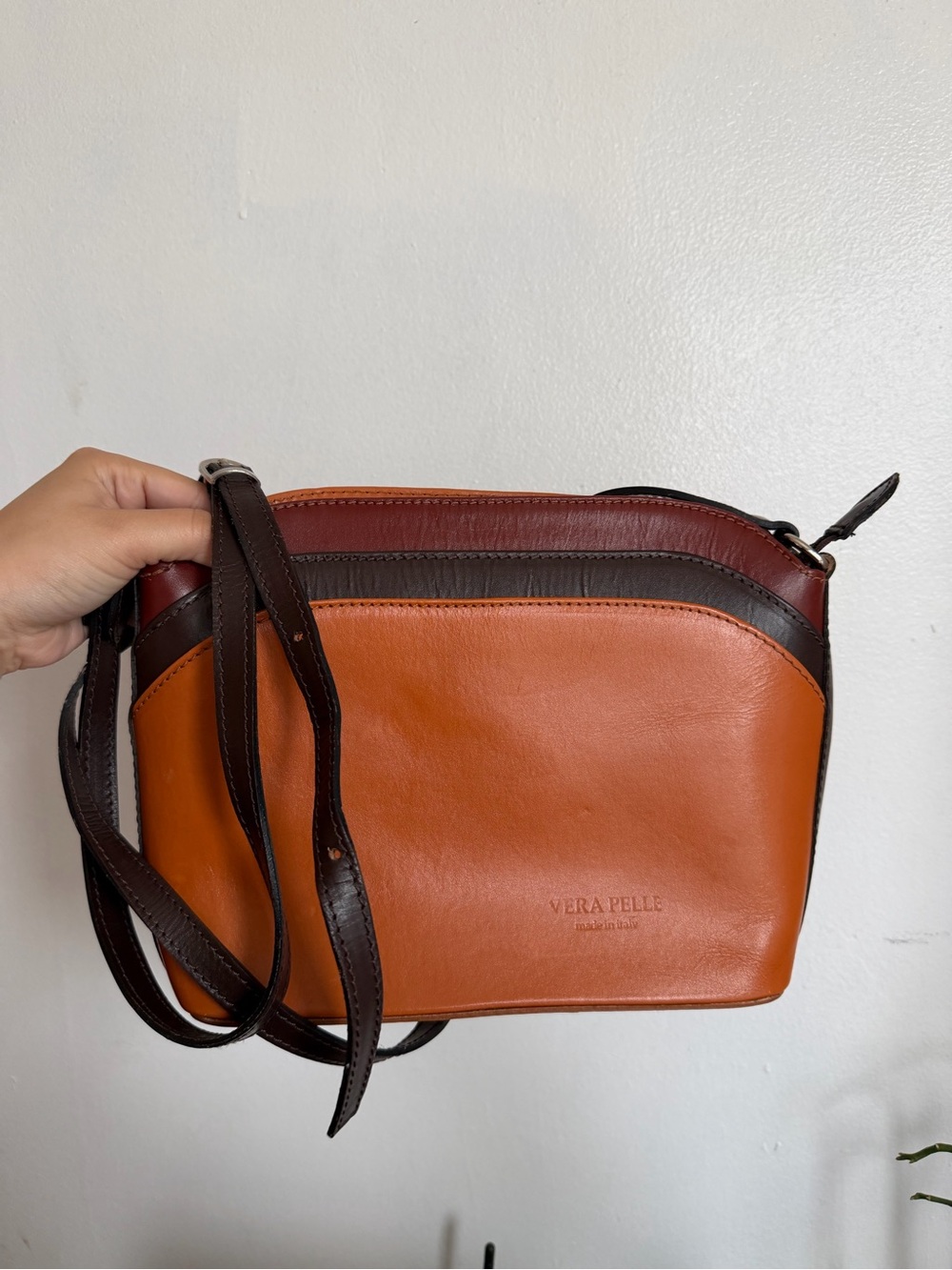 Vera Pelle Leather Crossbody Bag - Brown & Tan